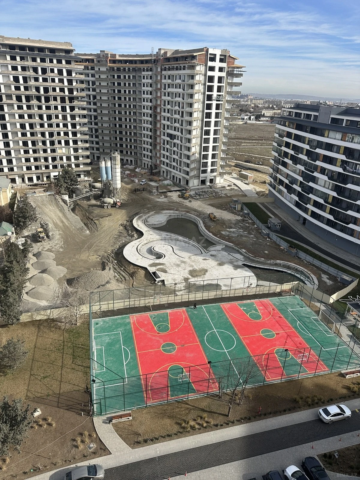 Satılır 2 otaqlı mənzil 81 m²