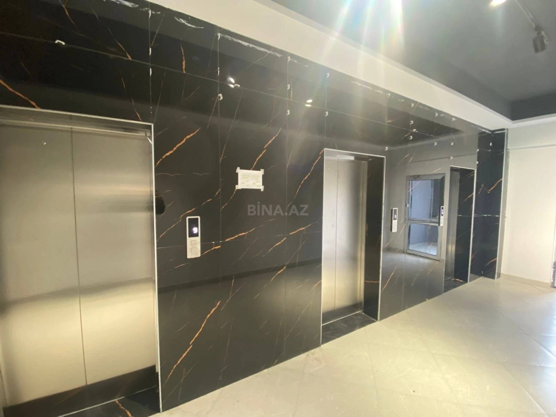 Satılır 2 otaqlı mənzil 81 m²