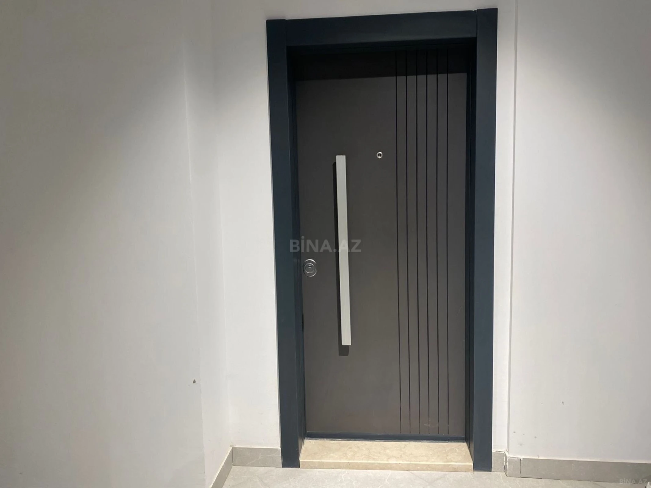 Satılır 2 otaqlı mənzil 81 m²