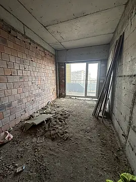 Satılır 2 otaqlı mənzil 81 m²