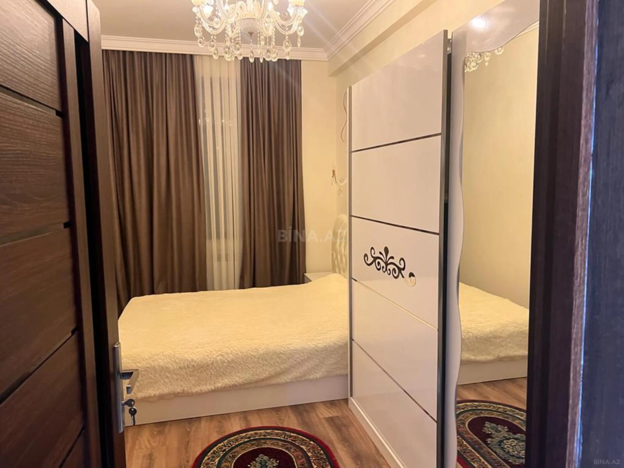 Kirayə verilir 2 otaqlı mənzil 70 m²