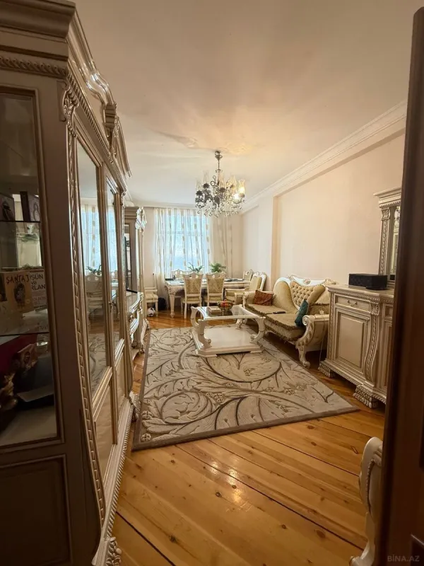 Satılır 2 otaqlı mənzil 88 m²