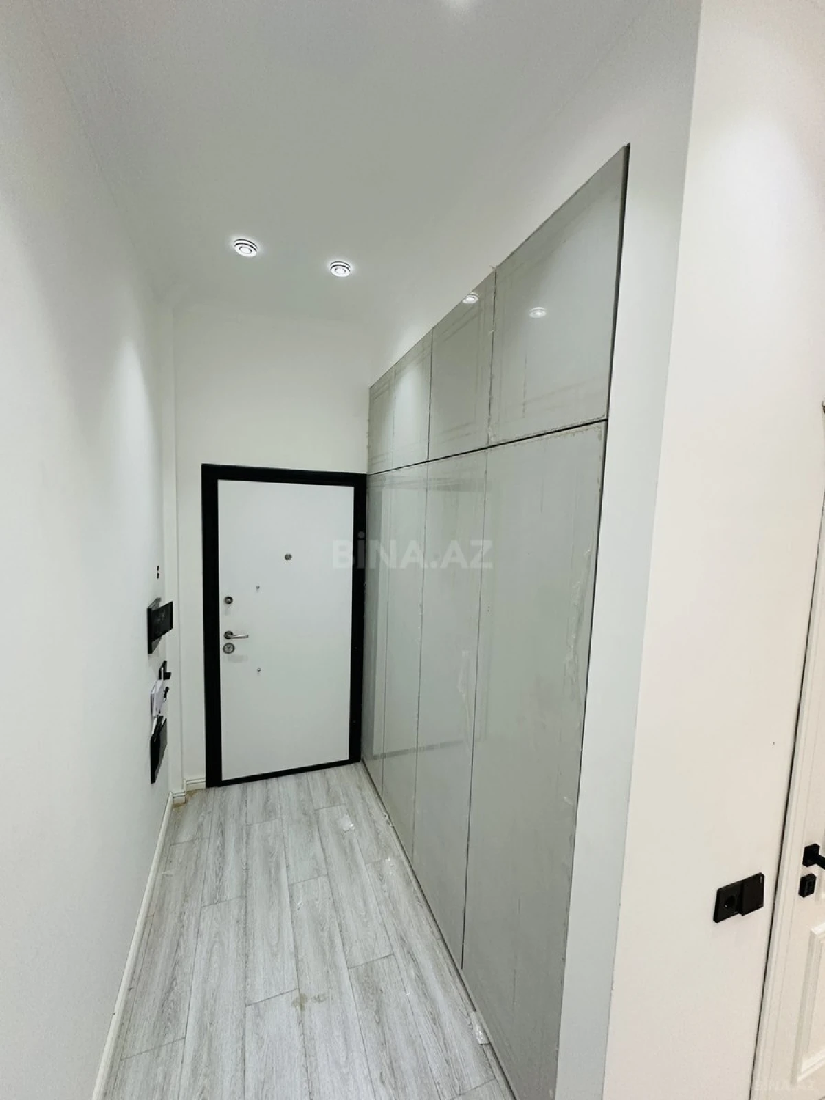Satılır 2 otaqlı mənzil 70 m²