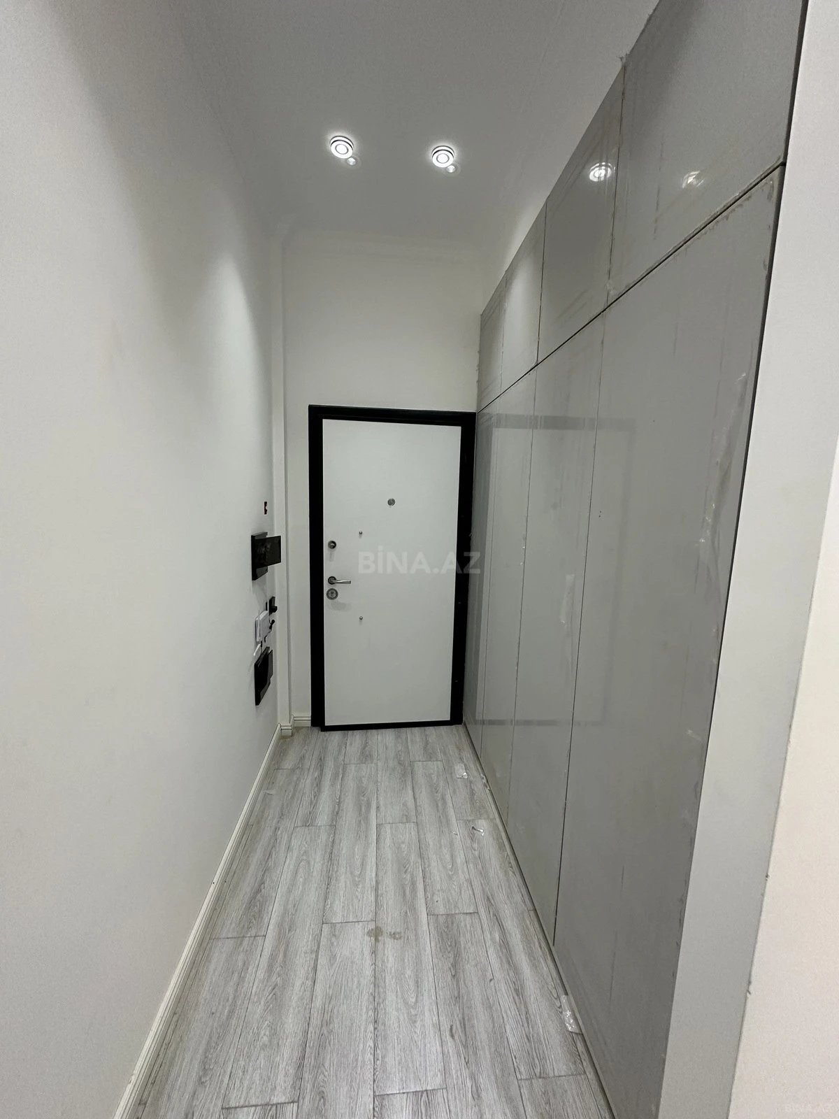 Satılır 2 otaqlı mənzil 70 m²