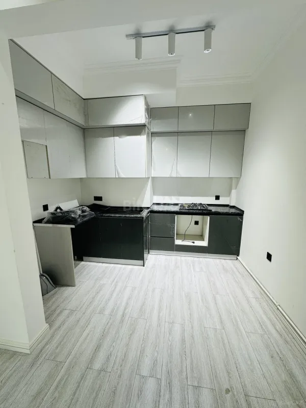 Satılır 2 otaqlı mənzil 70 m²