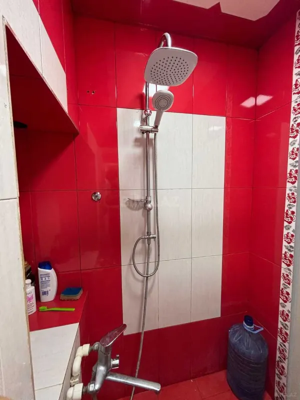 Satılır 4 otaqlı mənzil 128 m²