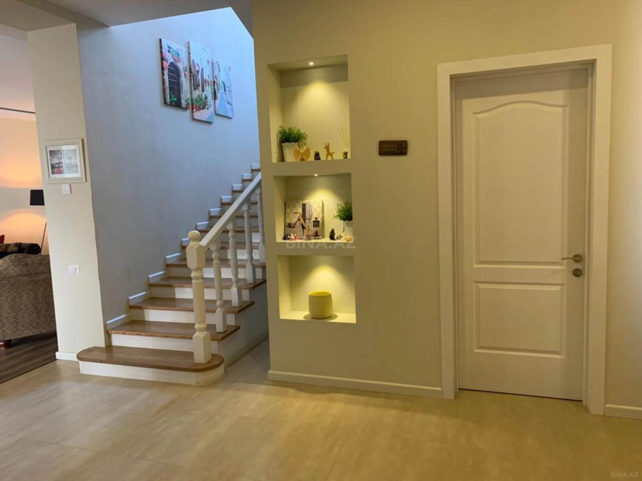 Satılır 7 otaqlı həyət evi 400 m²