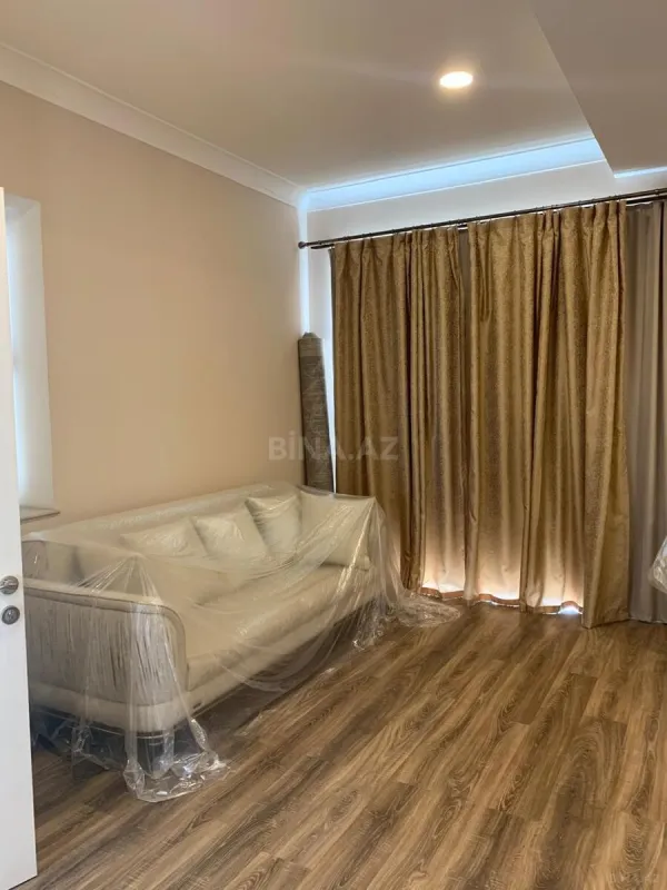Satılır 7 otaqlı həyət evi 400 m²