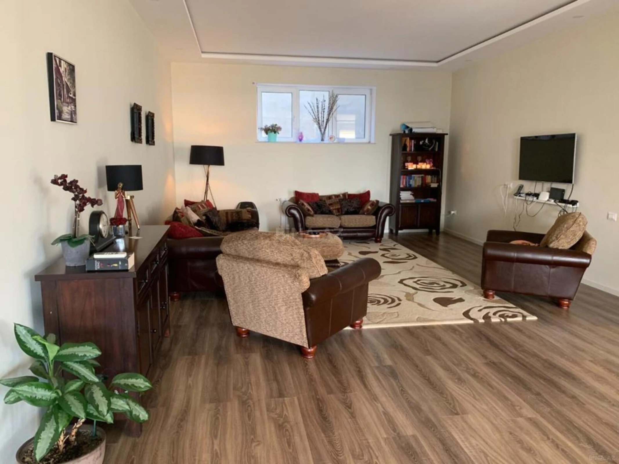 Satılır 7 otaqlı həyət evi 400 m²