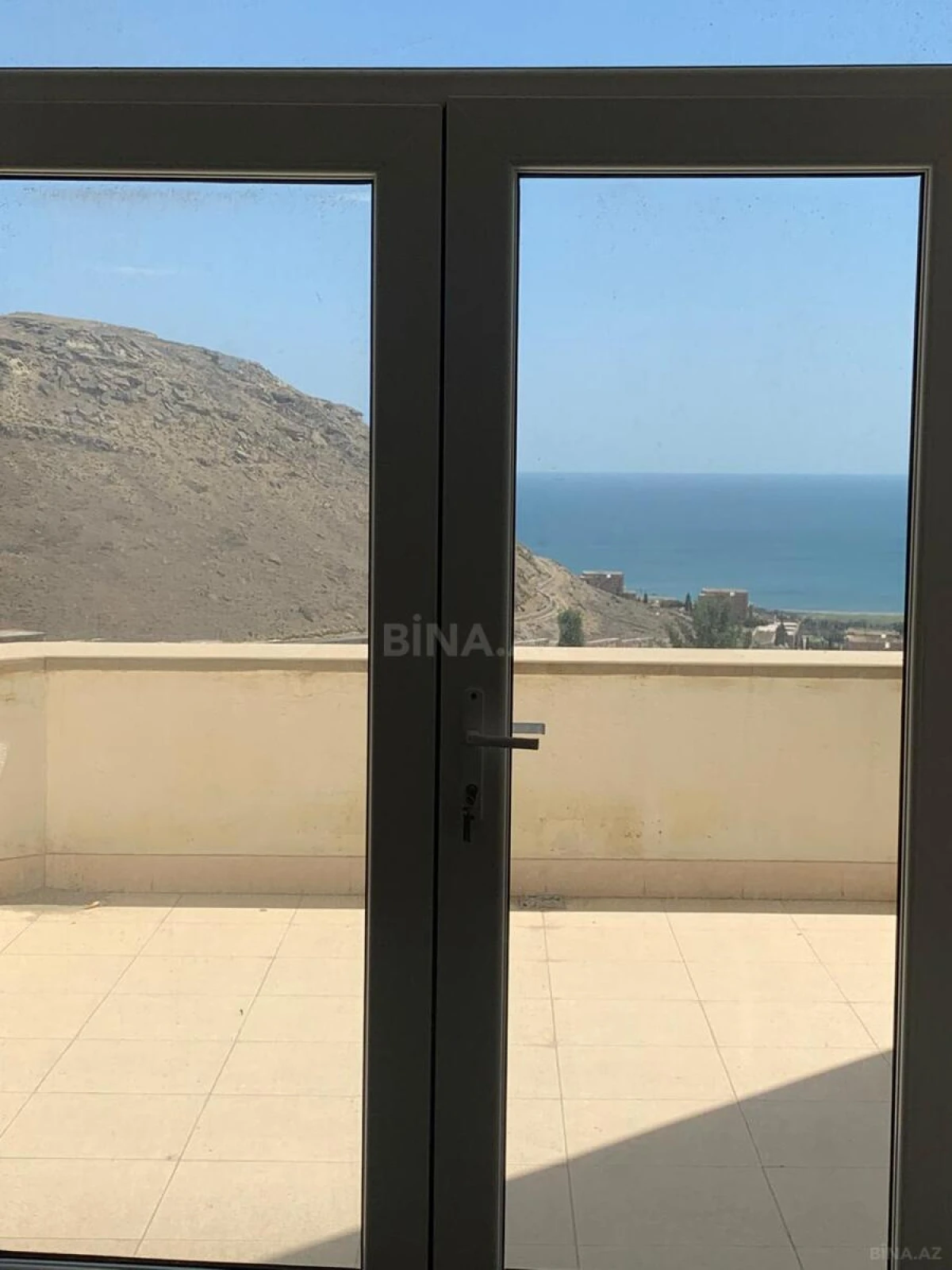 Satılır 7 otaqlı həyət evi 400 m²