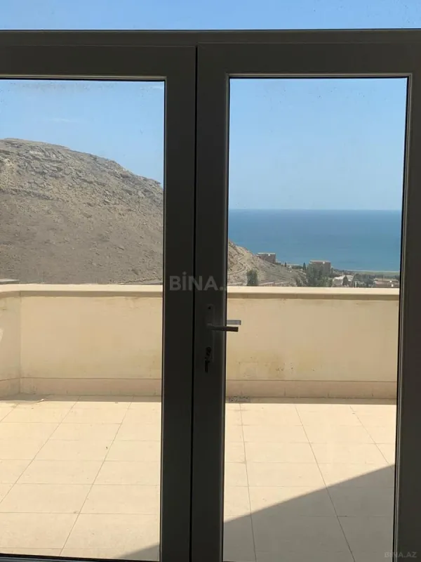 Satılır 7 otaqlı həyət evi 400 m²