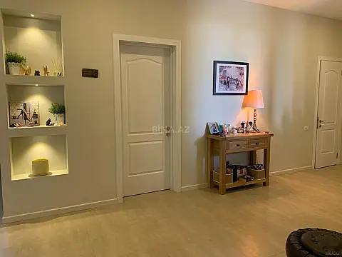 Satılır 7 otaqlı həyət evi 400 m²