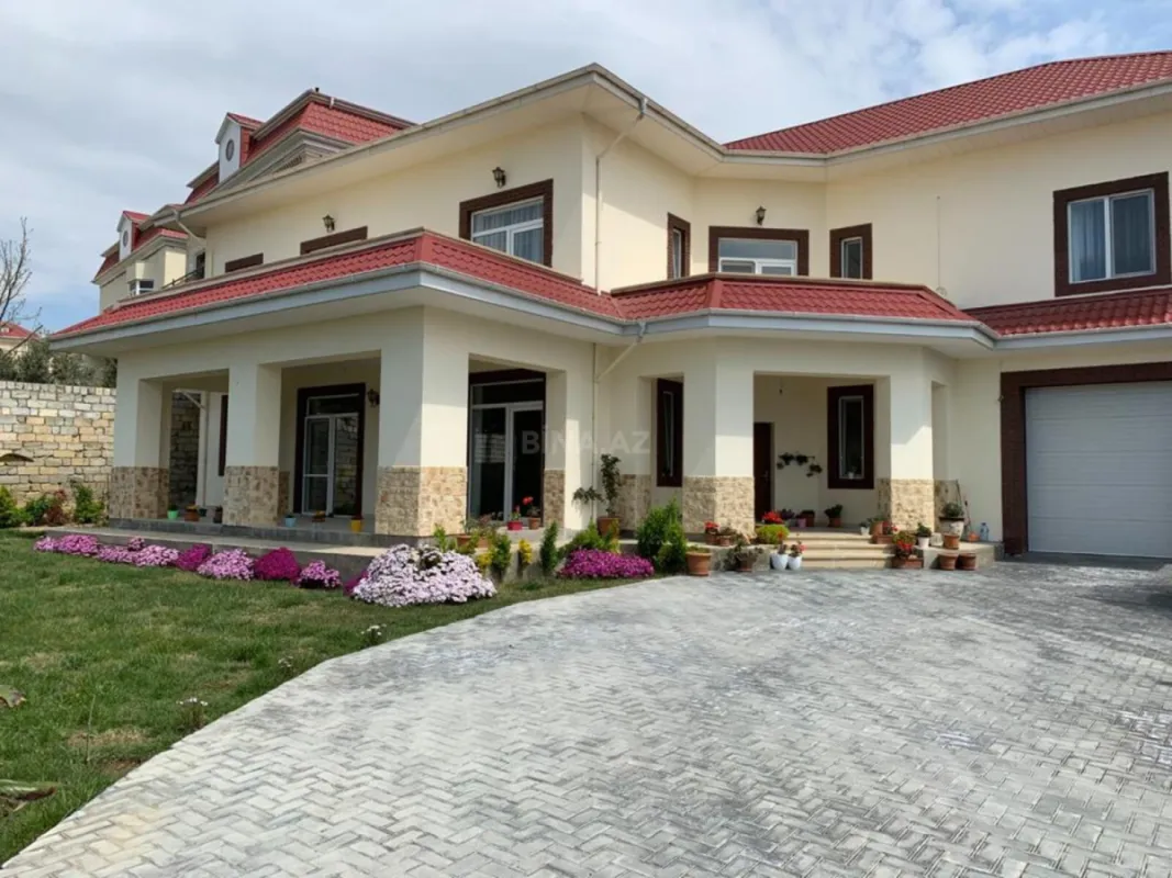 Satılır 7 otaqlı həyət evi 400 m²