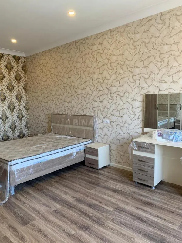Satılır 7 otaqlı həyət evi 400 m²