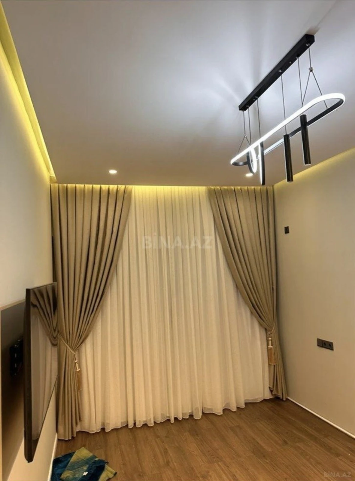 Satılır 2 otaqlı mənzil 70 m²