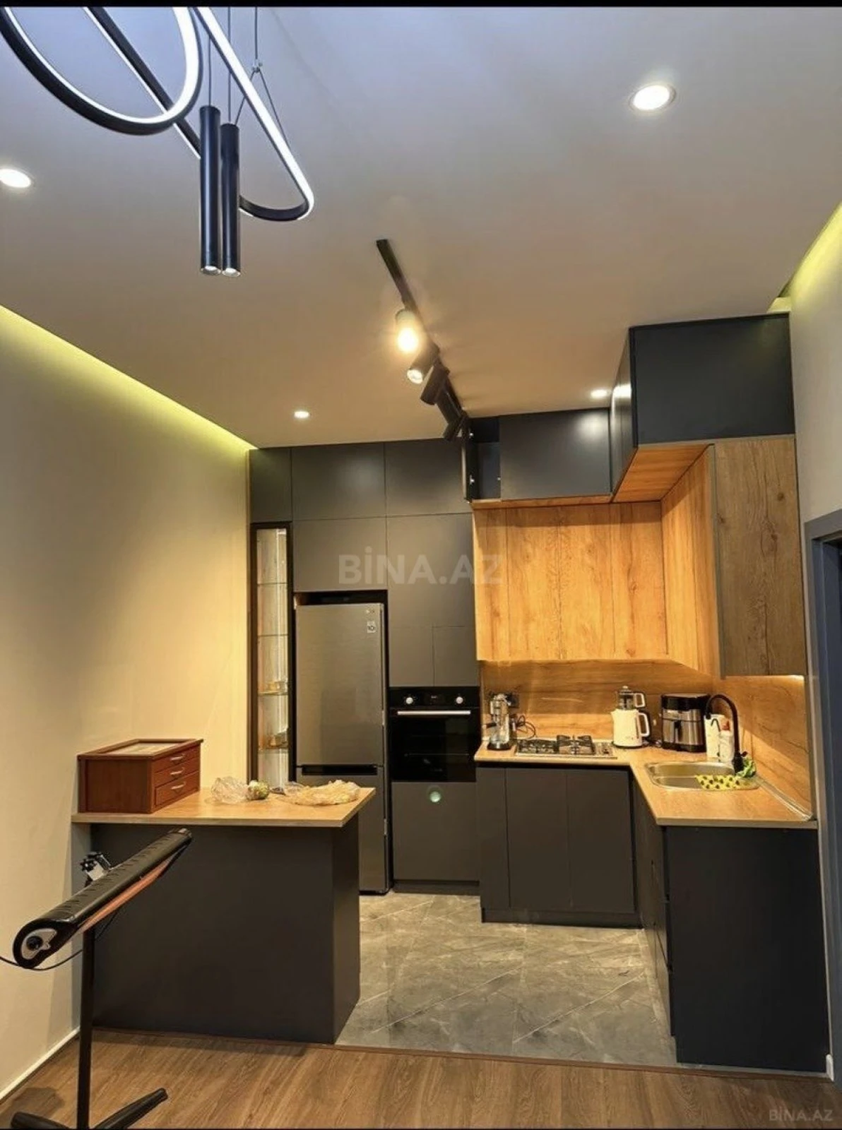 Satılır 2 otaqlı mənzil 70 m²