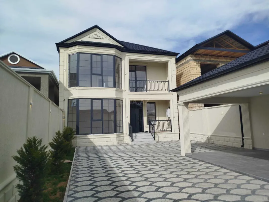 Satılır 5 otaqlı həyət evi 198 m²