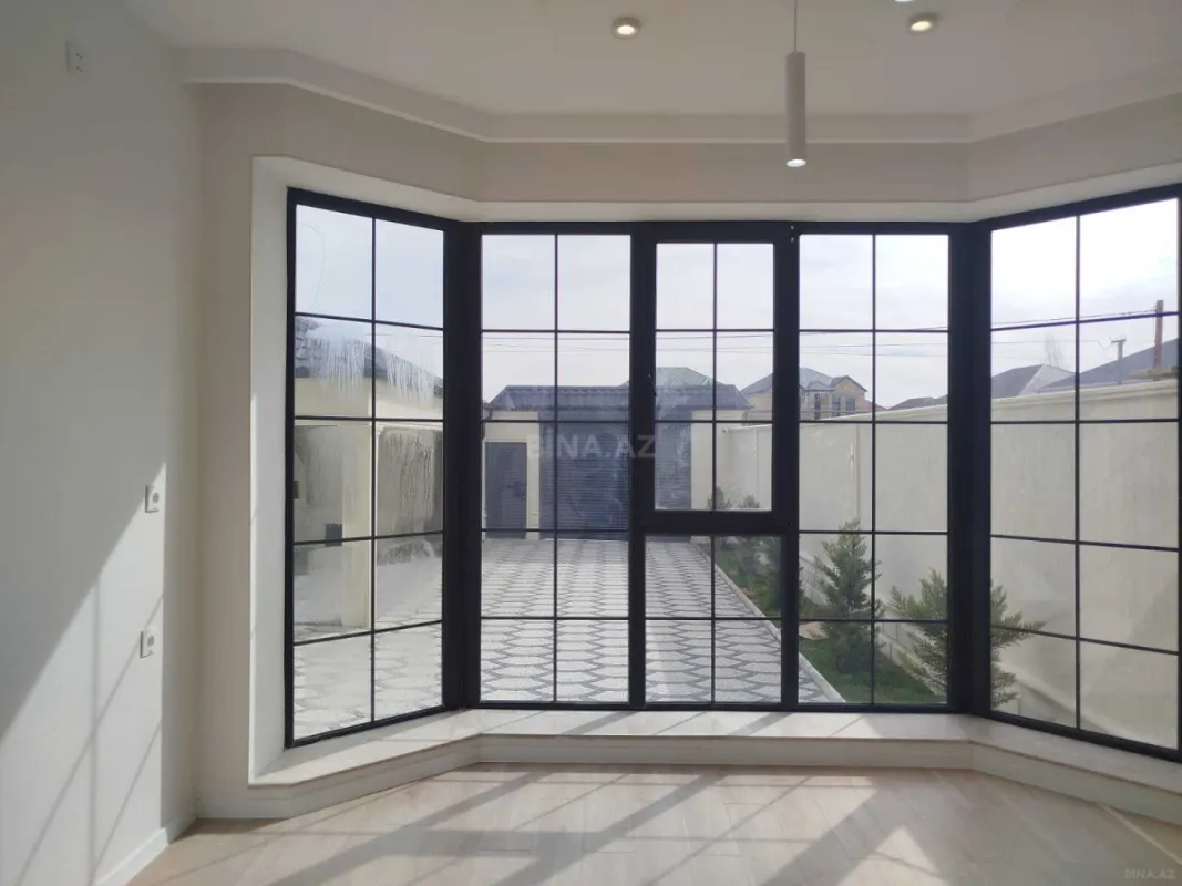 Satılır 5 otaqlı həyət evi 198 m²