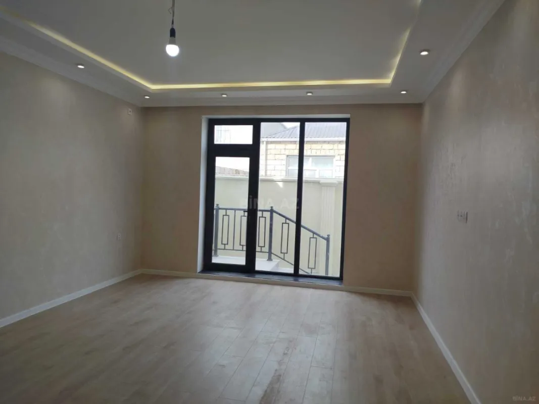 Satılır 5 otaqlı həyət evi 198 m²