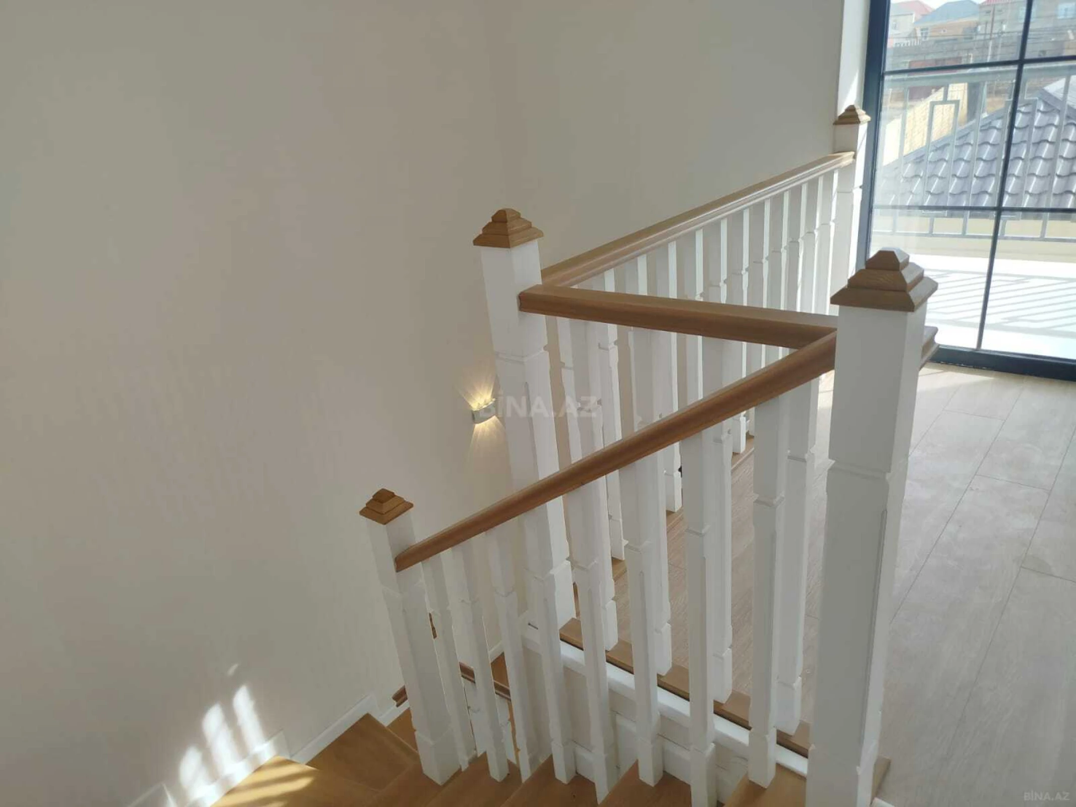 Satılır 5 otaqlı həyət evi 198 m²