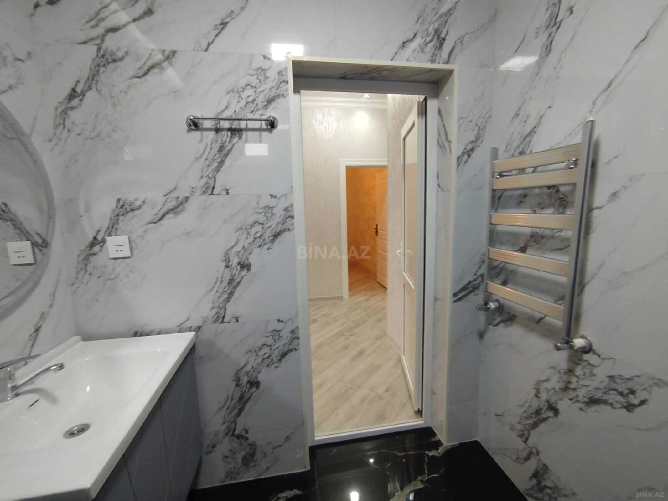 Satılır 5 otaqlı həyət evi 198 m²