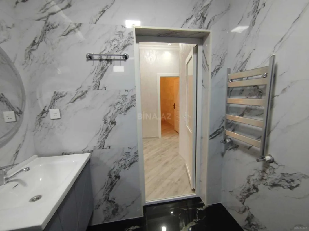 Satılır 5 otaqlı həyət evi 198 m²