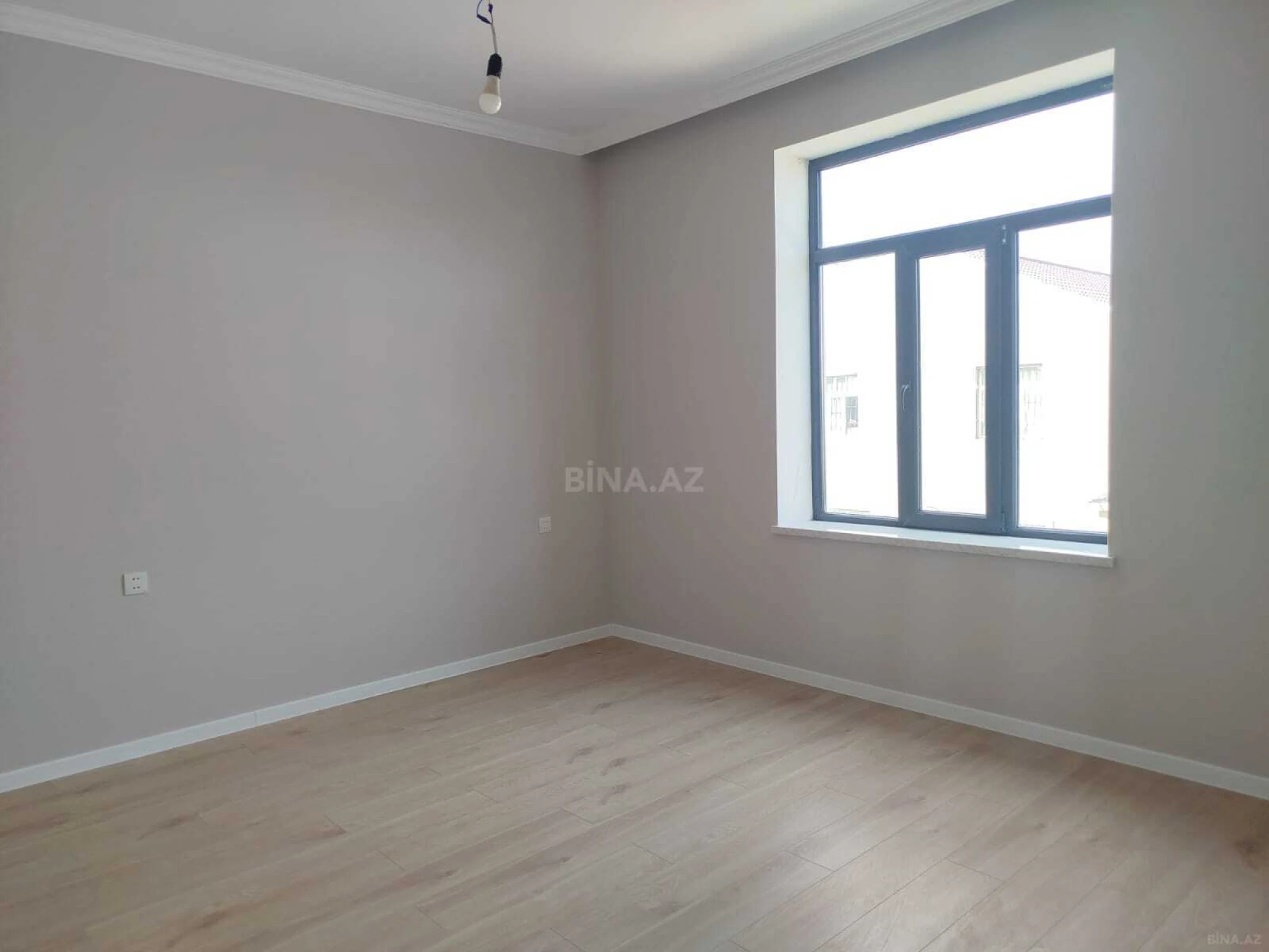 Satılır 5 otaqlı həyət evi 198 m²