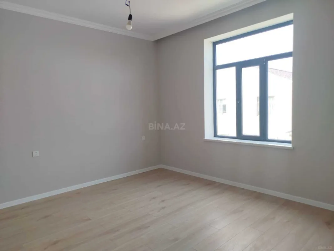 Satılır 5 otaqlı həyət evi 198 m²