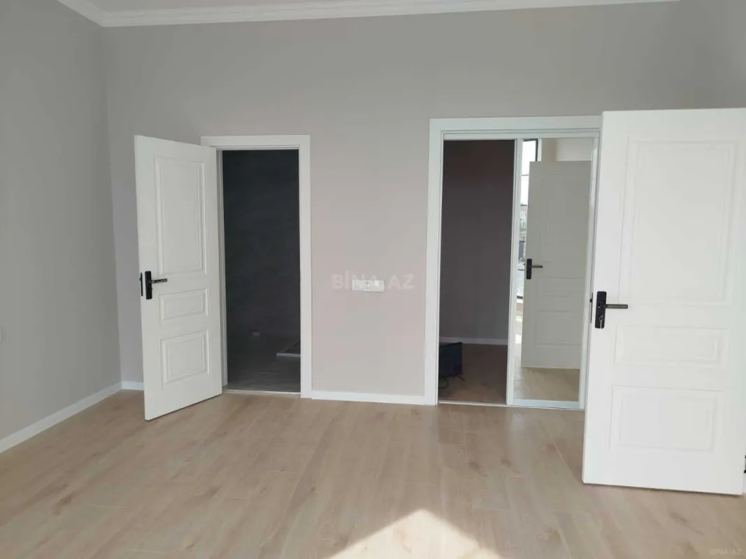 Satılır 5 otaqlı həyət evi 198 m²