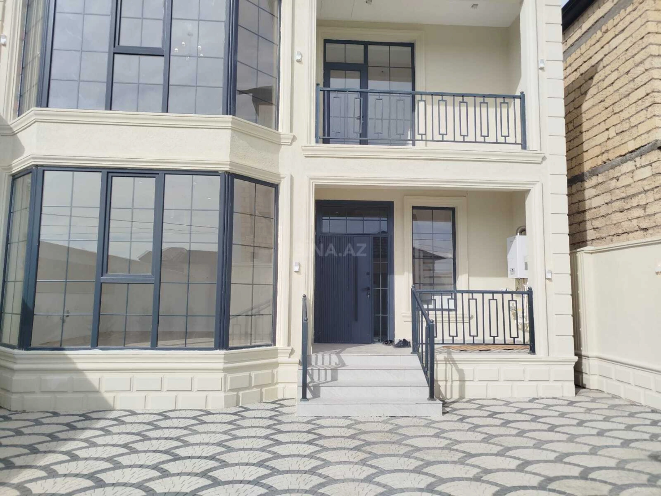 Satılır 5 otaqlı həyət evi 198 m²
