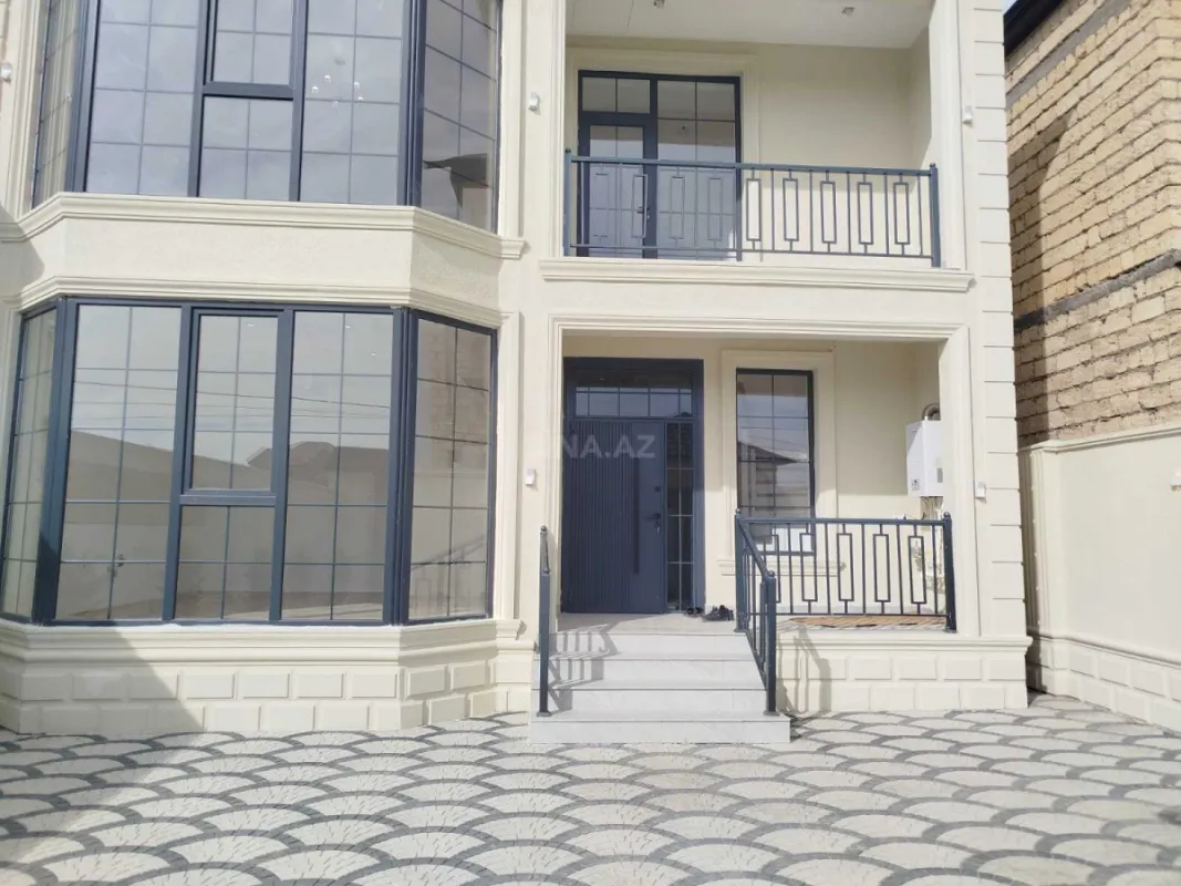 Satılır 5 otaqlı həyət evi 198 m²