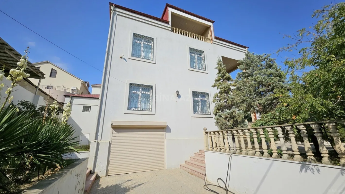 Satılır 8 otaqlı həyət evi 430 m²