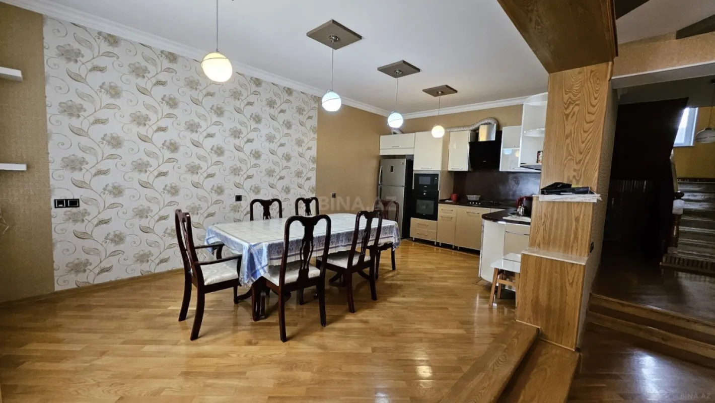 Satılır 8 otaqlı həyət evi 430 m²