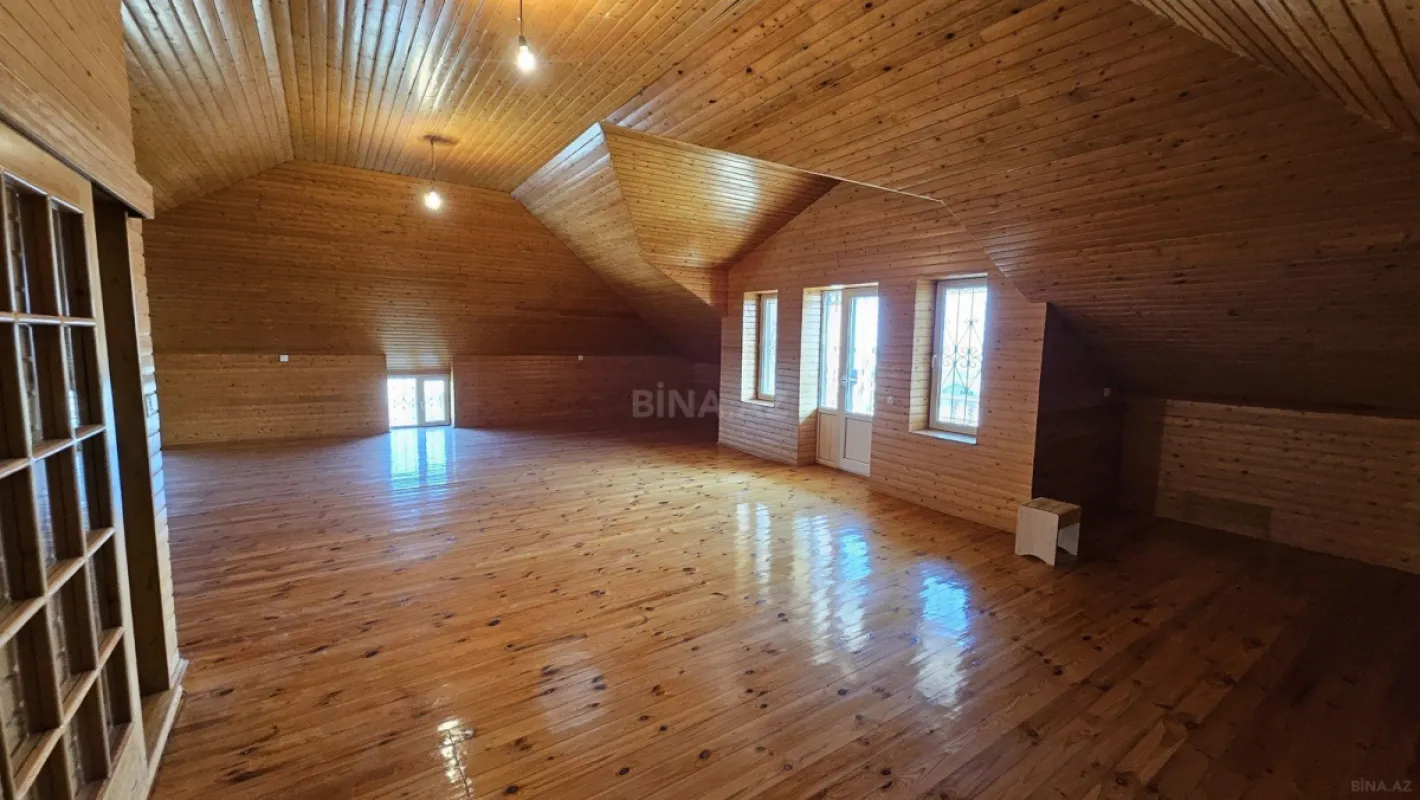 Satılır 8 otaqlı həyət evi 430 m²