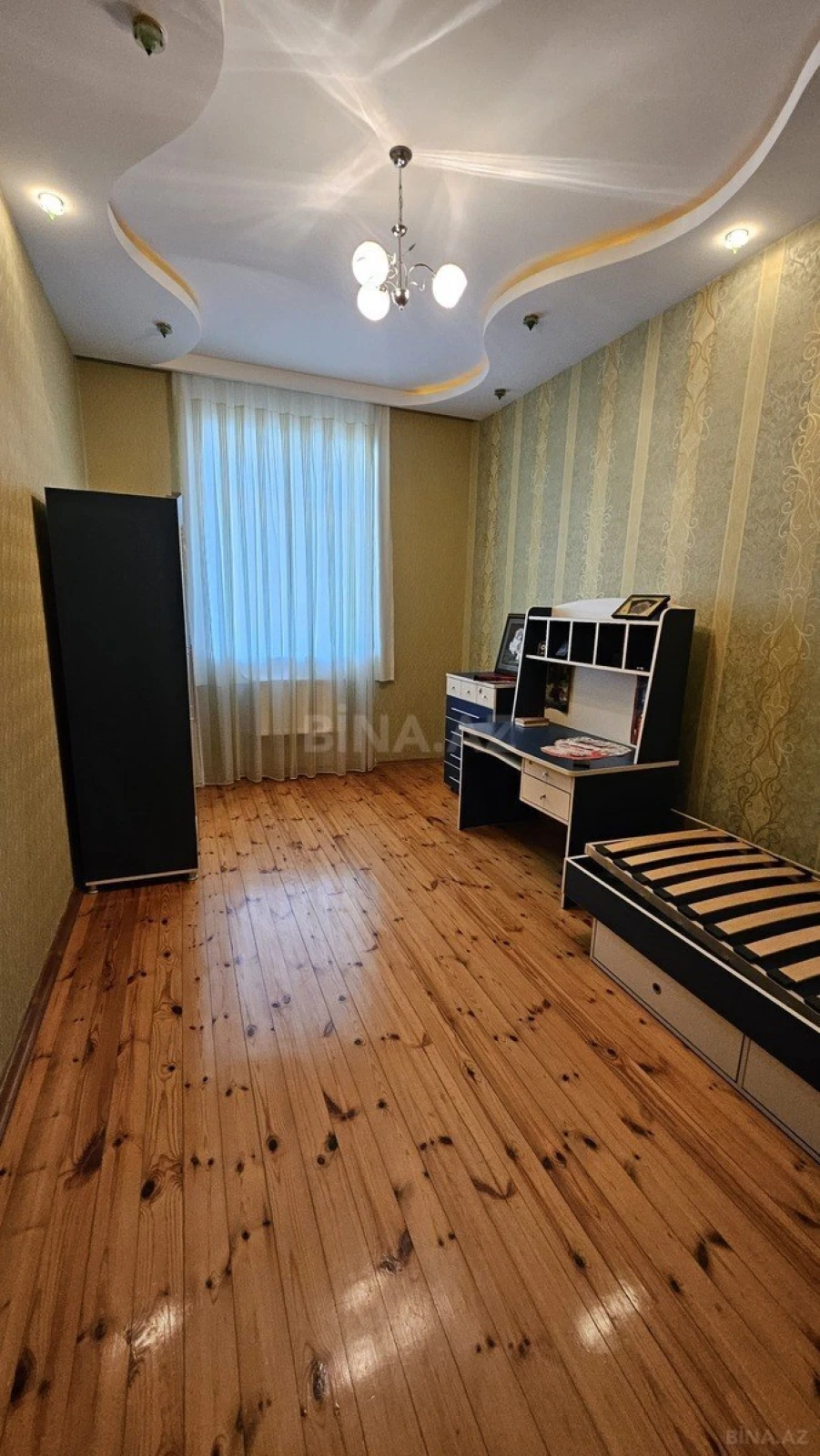 Satılır 8 otaqlı həyət evi 430 m²
