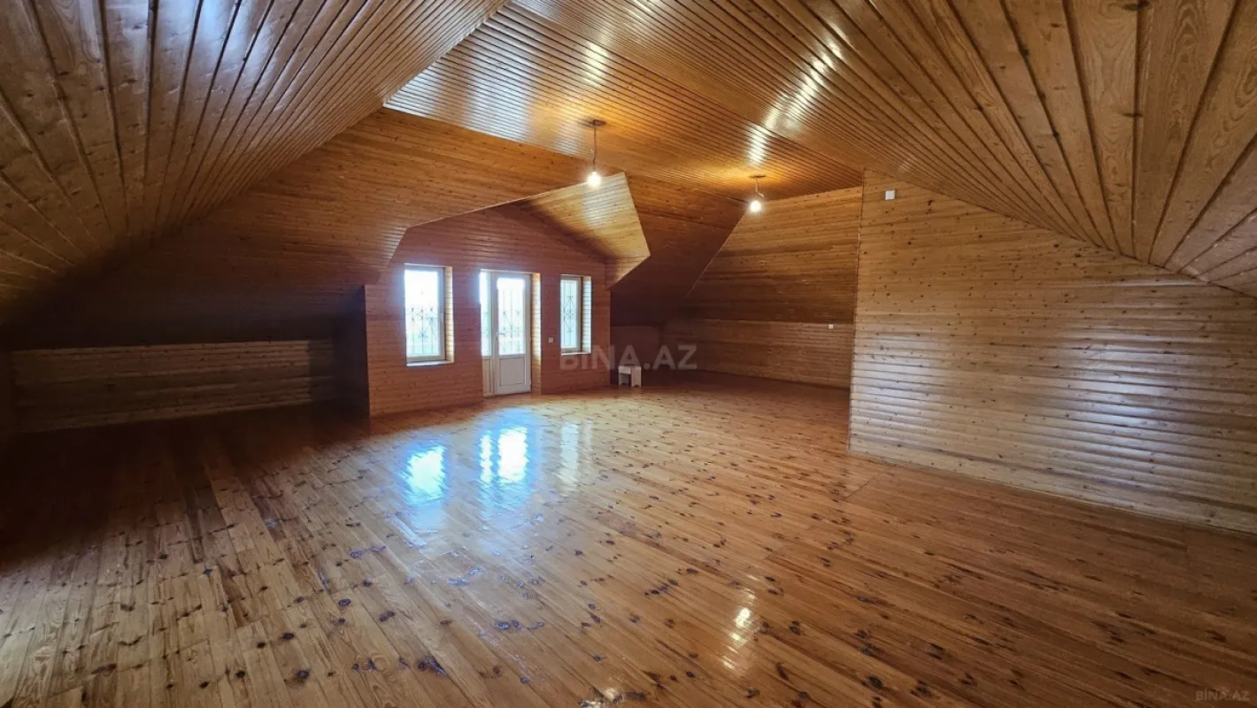 Satılır 8 otaqlı həyət evi 430 m²