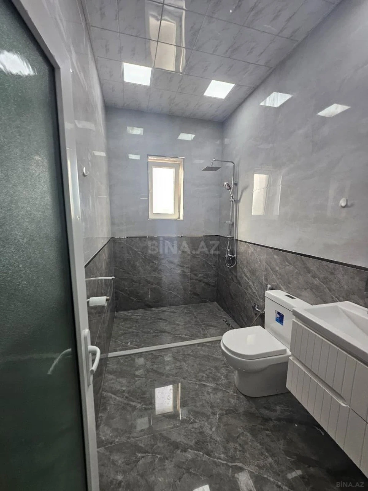Satılır 5 otaqlı həyət evi 480 m²