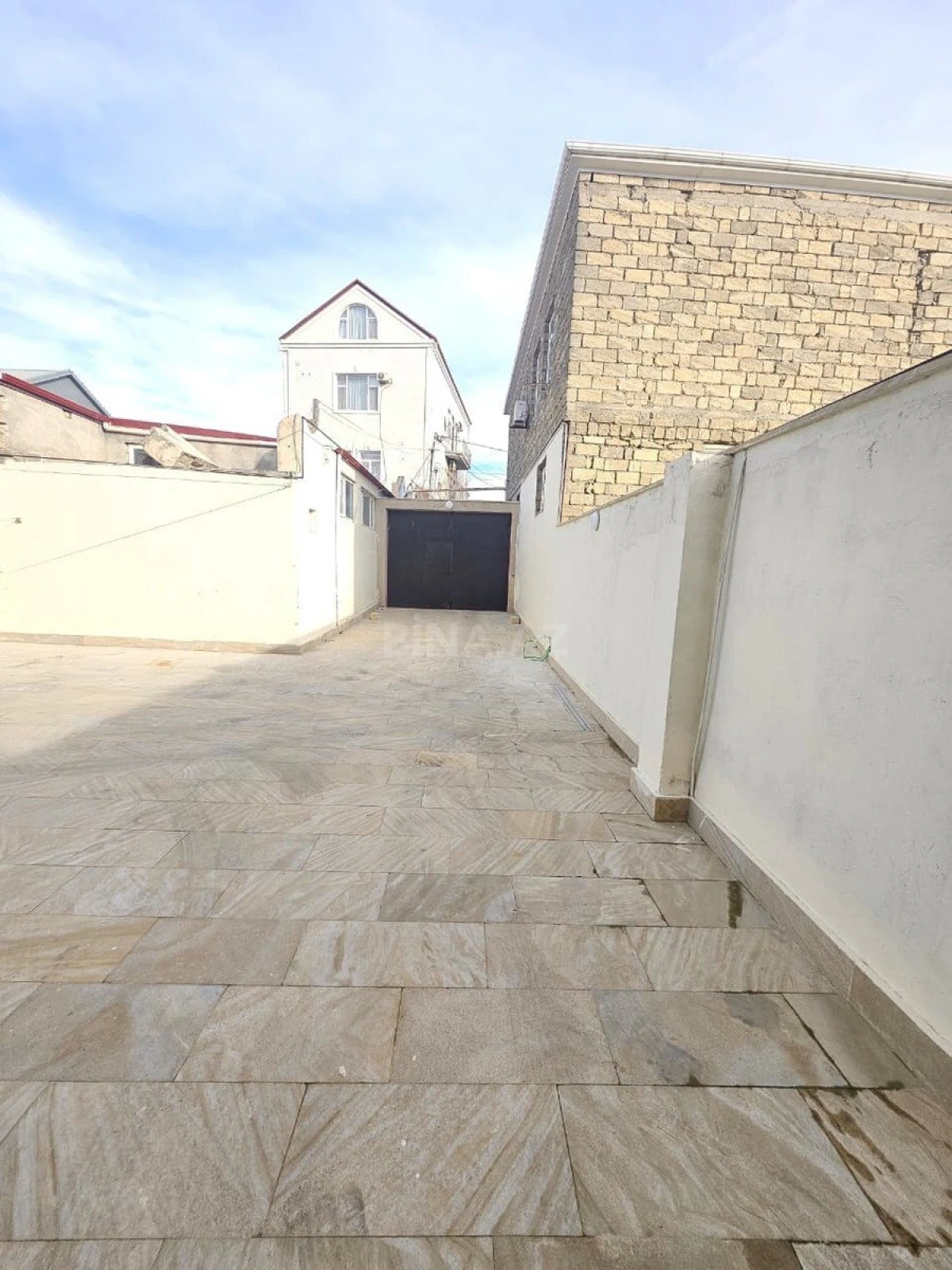 Satılır 5 otaqlı həyət evi 480 m²