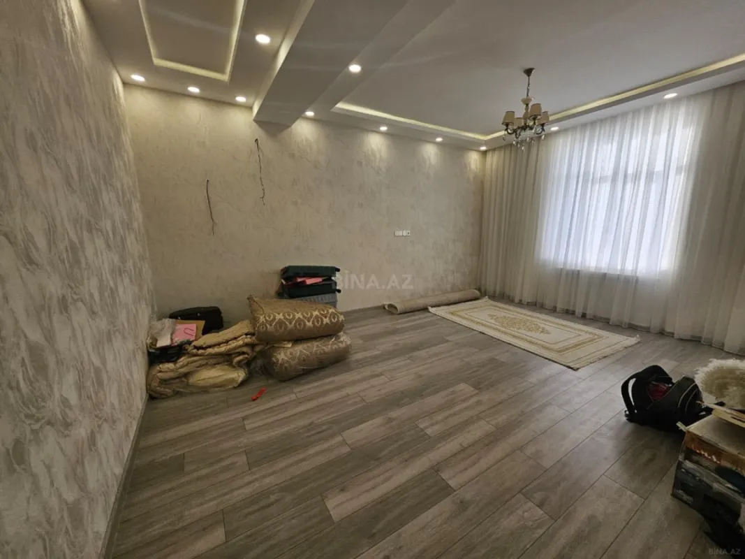 Satılır 5 otaqlı həyət evi 480 m²