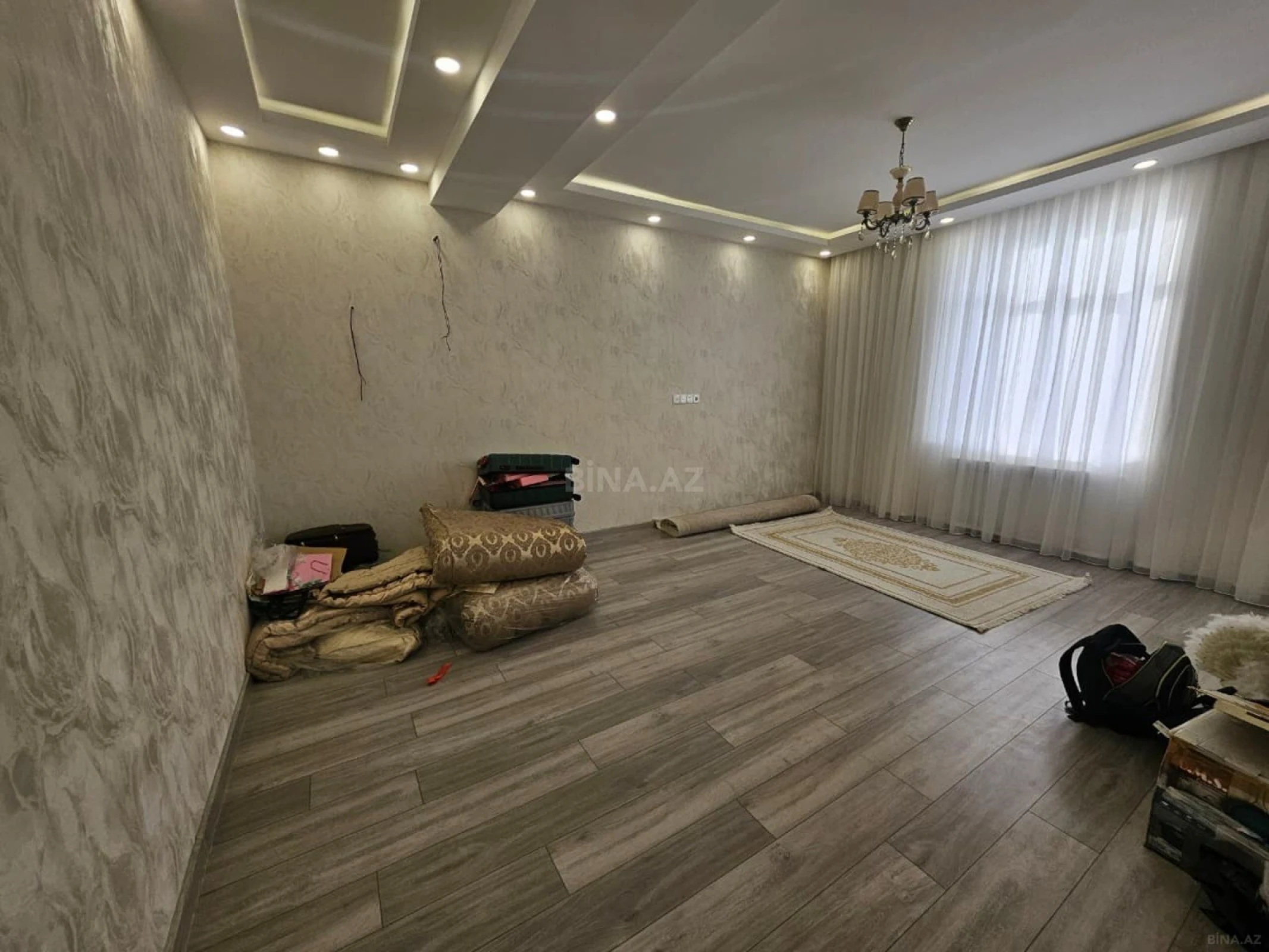 Satılır 5 otaqlı həyət evi 480 m²
