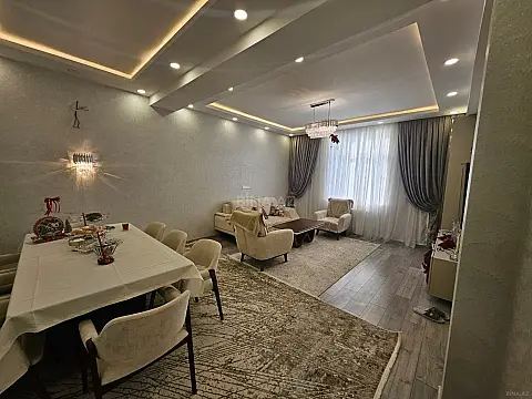 Satılır 5 otaqlı həyət evi 480 m²