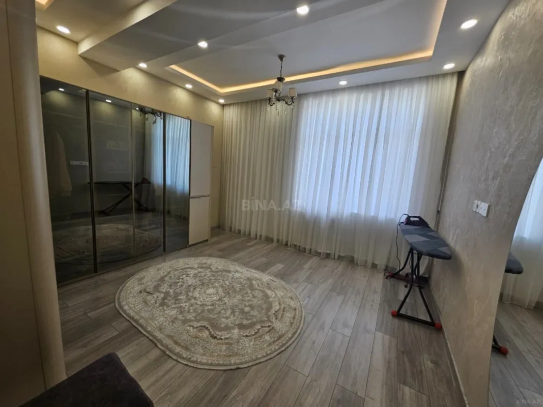 Satılır 5 otaqlı həyət evi 480 m²