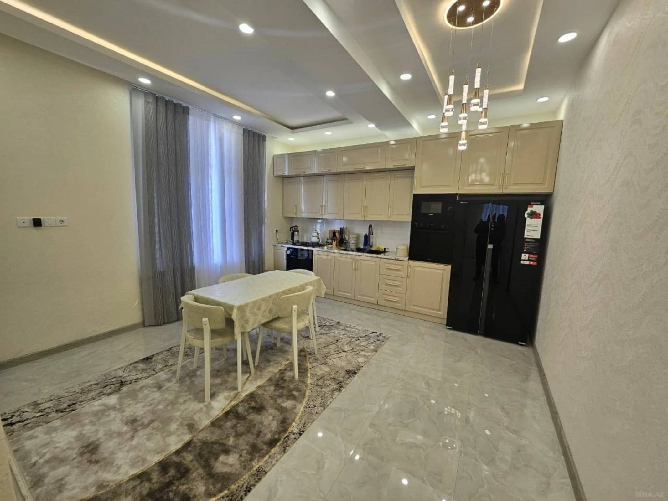 Satılır 5 otaqlı həyət evi 480 m²