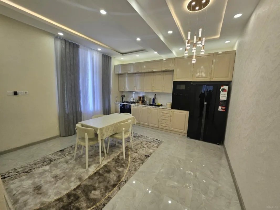 Satılır 5 otaqlı həyət evi 480 m²