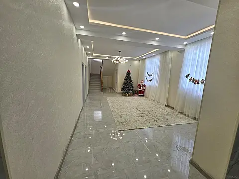 Satılır 5 otaqlı həyət evi 480 m²