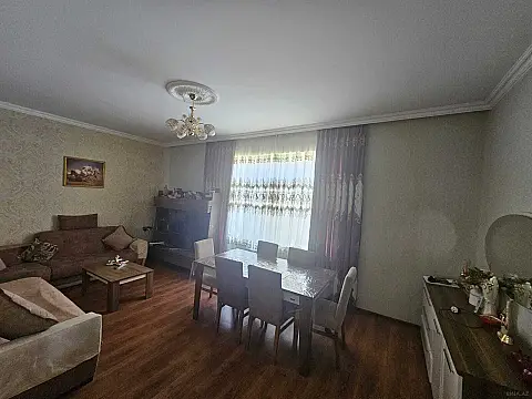 Satılır 4 otaqlı həyət evi 280 m²