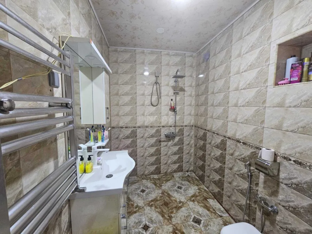 Satılır 4 otaqlı həyət evi 280 m²