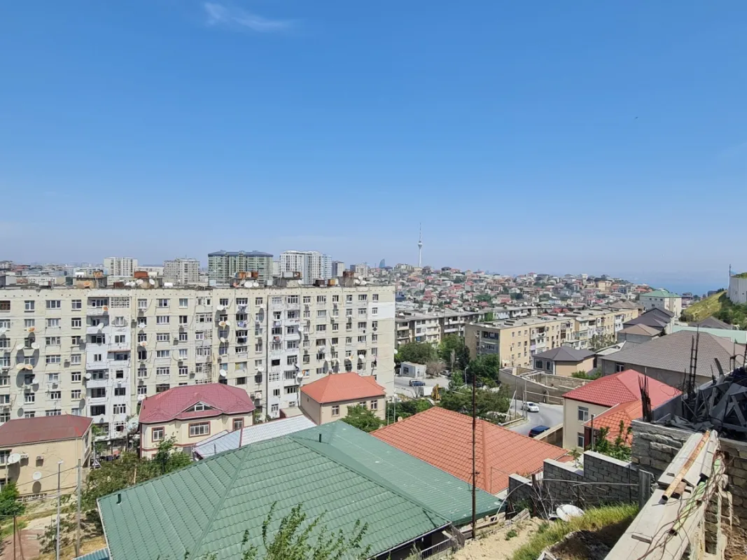 Satılır 4 otaqlı həyət evi 280 m²
