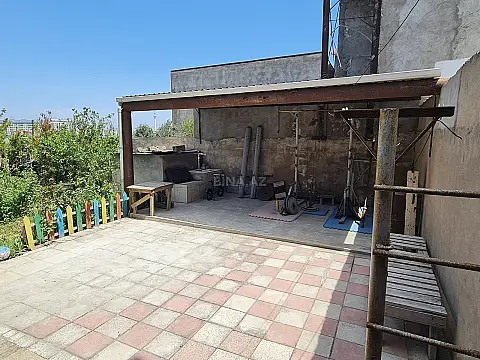 Satılır 4 otaqlı həyət evi 280 m²