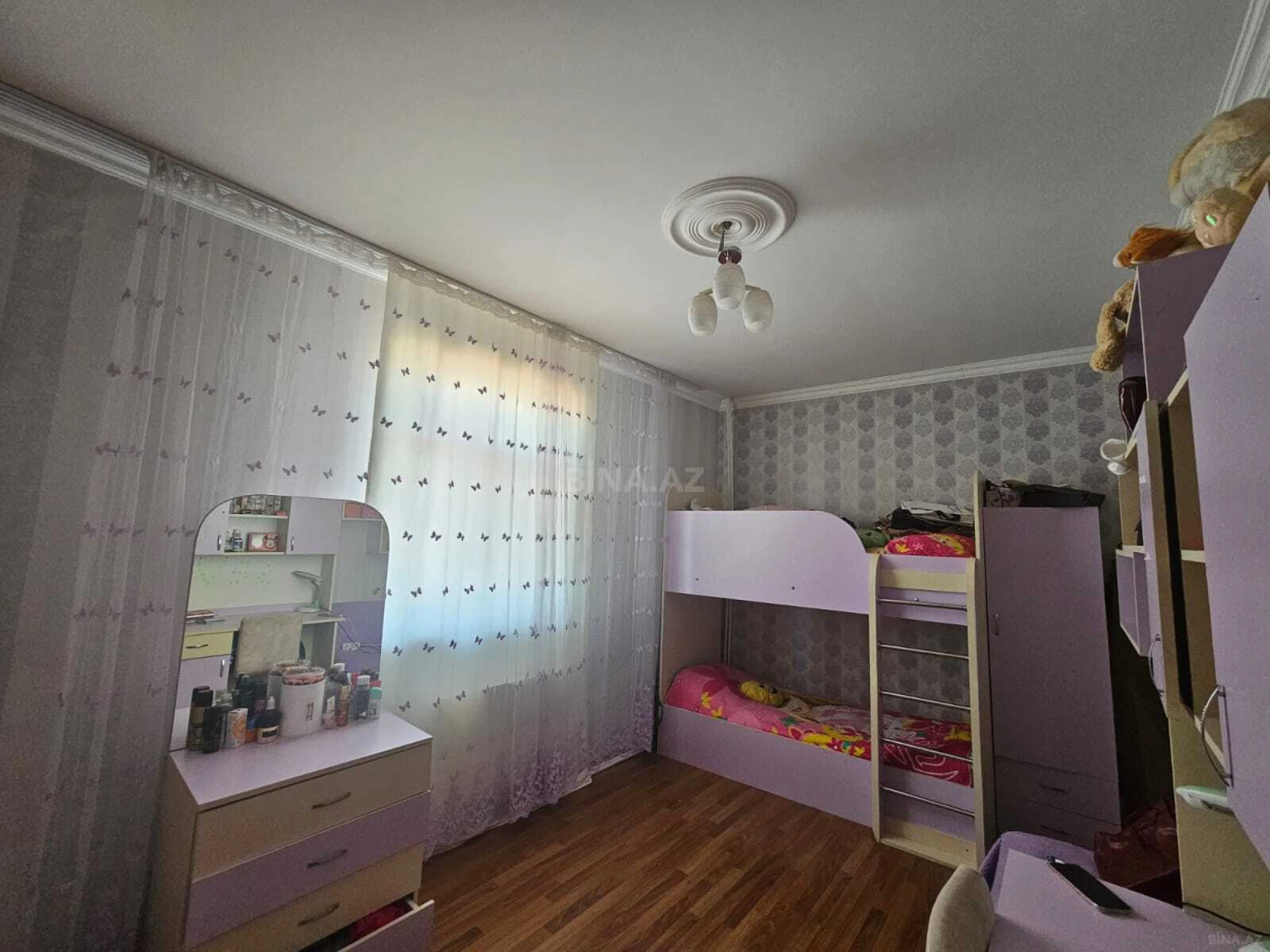 Satılır 4 otaqlı həyət evi 280 m²